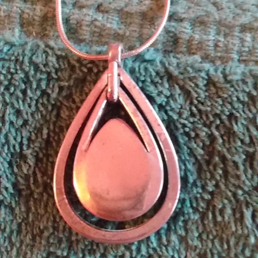 6/$20 Necklace - Picture 4 of 5